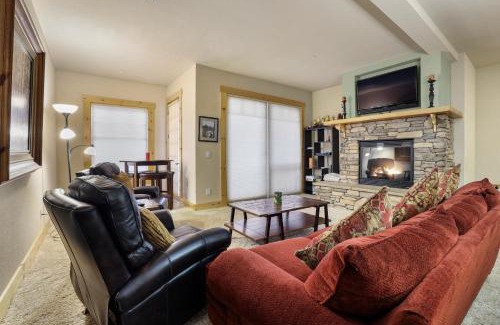Kirkwood Apartment | Three-Bedroom Apartment