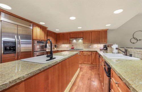 Kirkwood Apartment | Three-Bedroom Apartment