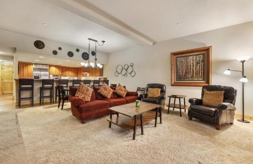 Kirkwood Apartment | Three-Bedroom Apartment