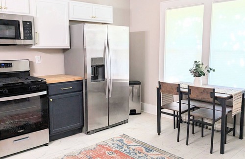 Westside Apartment | Three-Bedroom Apt, 1st Floor, Close to Downtown