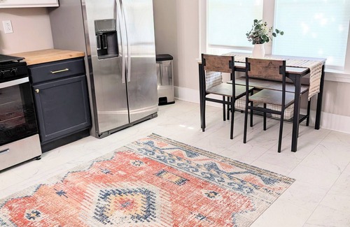 Westside Apartment | Three-Bedroom Apt, 1st Floor, Close to Downtown