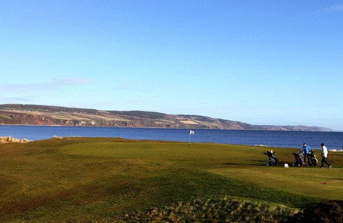Fortrose Cottage | Three bedroom cottage on Chanonry Point nearby the beach and Golf course