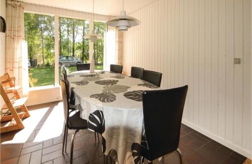 Grenaa House | Three-Bedroom Holiday Home In Grenaa