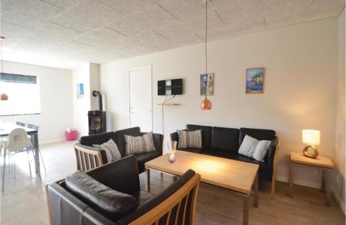 Bøtø By House | Three-Bedroom Holiday Home In Vaggerlose