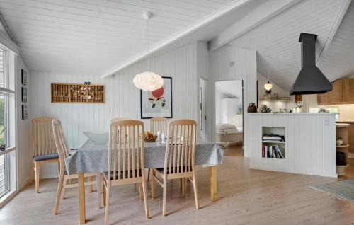 Næs House | Three-Bedroom Holiday Home In Assens