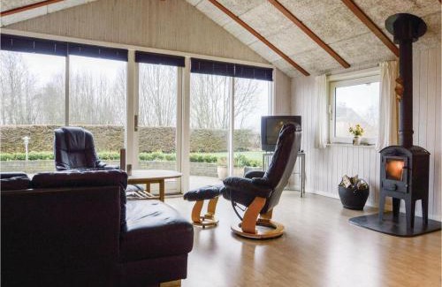 Hejlsminde Strand House | Three-Bedroom Holiday Home In Hejls
