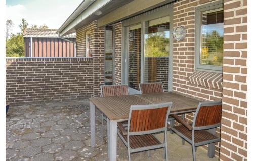 Sæby House | Three-Bedroom Holiday Home In Saby