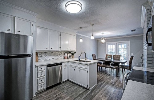 Flowood House | Three Bedroom Home Reservoir Getaway