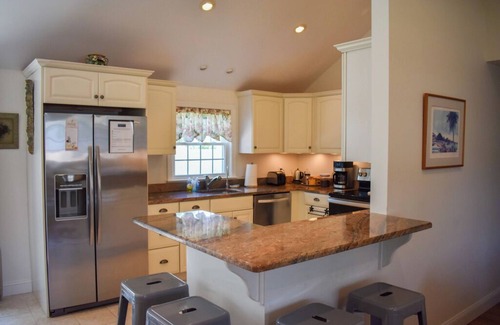 West Dennis House | Three bedroom home sleeping 6 in Wrinkle Point!