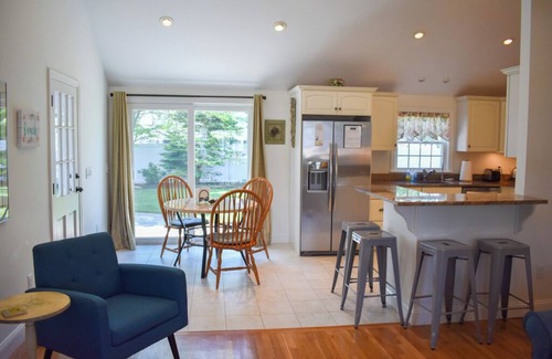 West Dennis House | Three bedroom home sleeping 6 in Wrinkle Point!