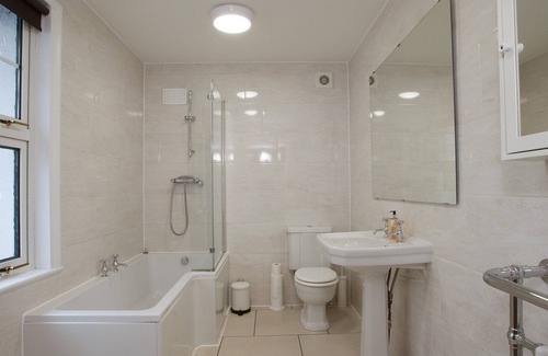 Chelmsford House | Three Bedroom House in Chelmsford