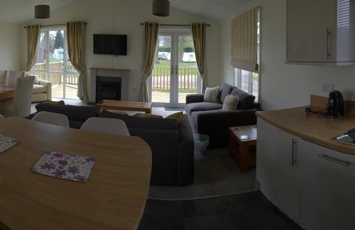 King's Lynn House | Three Bedroom Lodge 3