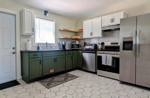 Tallahassee House | Three Bedroom. Outdoor Space. Game Room. Walk to Doak and College Town.