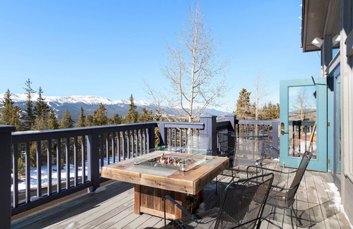 Baldy Mountain Condo | Three Bedroom Penthouse Condo. AMAZING VIEWS. On bus route. Pet friendly.