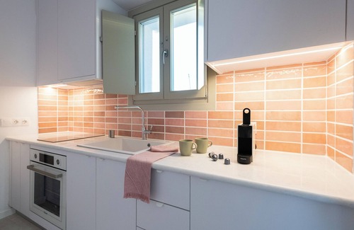 Drios Apartment | Three-Bedroom Residence with private Pool & BBQ By Triotissa Local Living B