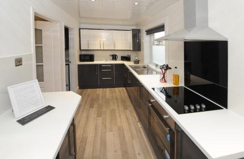 Tillicoultry House | Three Bedroom Spacious House