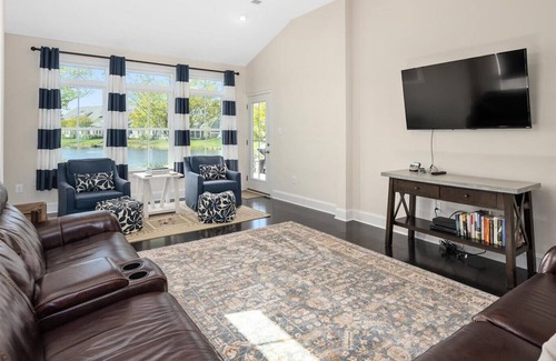 Sun Ridge House | Three Bedroom Townhome in Amenity Filled Bayside