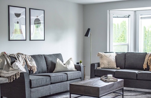 Rutland House | Three bedroom upper unit Townhouse in the heart of Kelowna