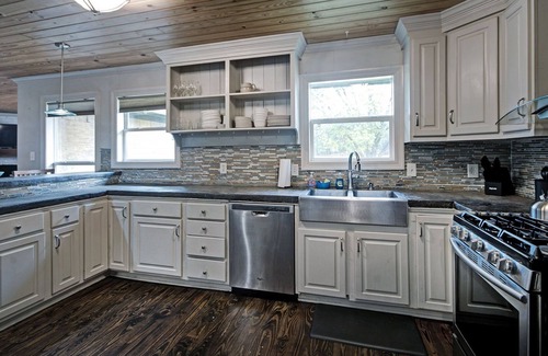 Flowood House | Three Bedroom Waterfront House on the Reservoir