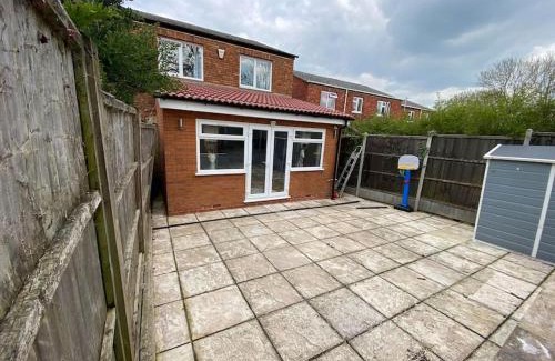 Windsor Apartment | Three bedrooms house in Windsor