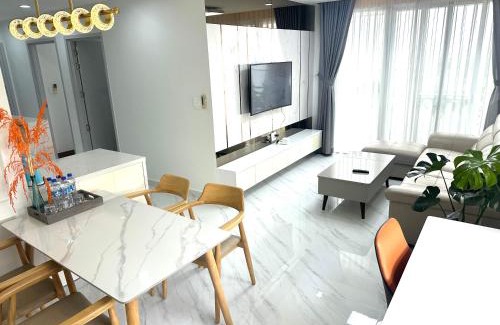 Phu My Hung Apartment | Three Bedrooms in Scenic Valley 2