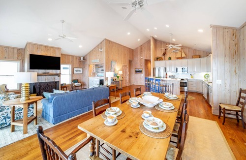 Pawleys Island House | Three Daughters: Oceanfront House in Gated Community w/Pool