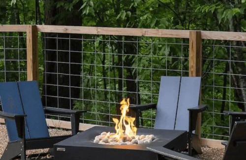 Caton House | Three Firefly Mountain Suites by AvantStay Sleeps 18 Indoor Pool Game Room and Firepits