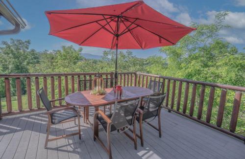 Dandridge House | Three Homes- Smoke Rise Lodge and Barn Poppy's Plc