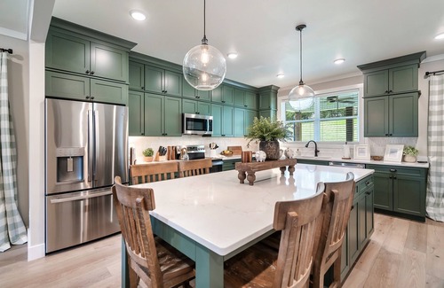 Sevierville House | Three king bedrooms with pool table and hot tub!
