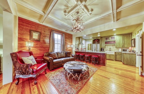Fredericksburg House | Three lovely homes, group-/family-friendly, near downtown, 2 dogs OK