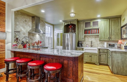 Fredericksburg House | Three lovely homes, group-/family-friendly, near downtown, 2 dogs OK