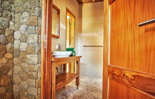 Uluwatu Resort | Three Monkeys Villas