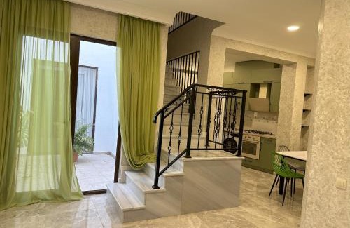 Tbilisi Apartment | Three Palms House