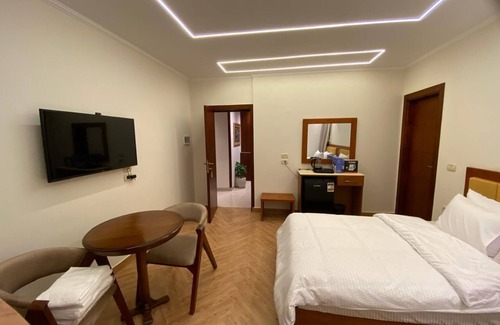 Kafrat al Jabal Hotel | Three Pyramids Boutique Hotel