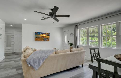 Bonita Springs House | Three Rental Units In This Bonita Springs Compound