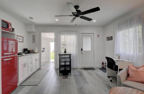 Bonita Springs House | Three Rental Units In This Bonita Springs Compound