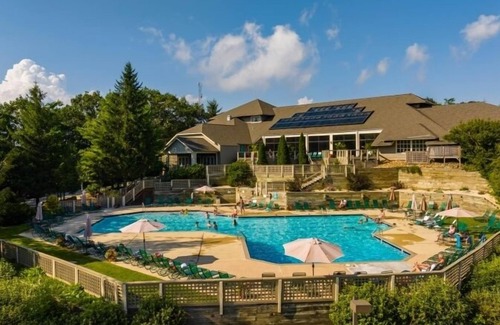 Chestnut Springs Condo | Three Ridges 64 With Wintergreen Advantage