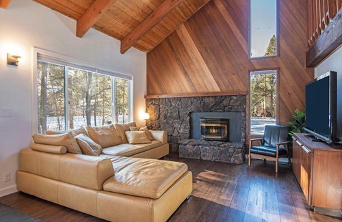 Three Rivers House | Three Rivers Basecamp - Meredith Lodging