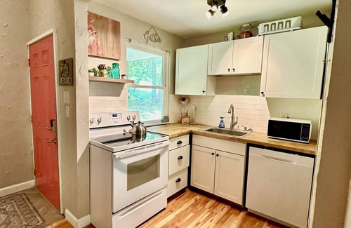 Steelville Cabin | Three Rivers Retreat in Steelville, MO. 2 Bedroom Cabin on 20 Acres