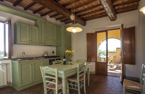 Montespertoli Apartment | Three-room apartment agriturismoTenuta Moriano with pool, panoramic view
