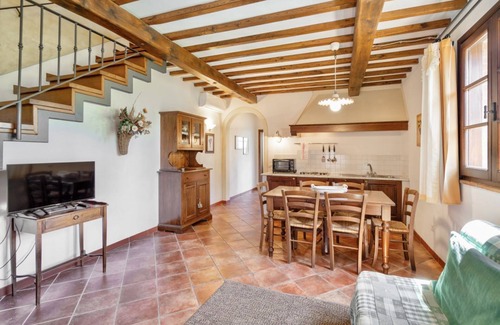 Pancole Apartment | Three-room apartment sleeps 4 with A.C and Wifi