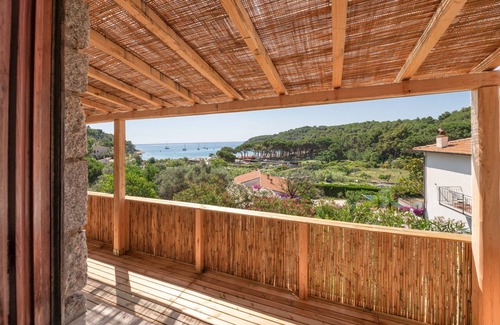 Fetovaia Apartment | Three-room flat Montecristo