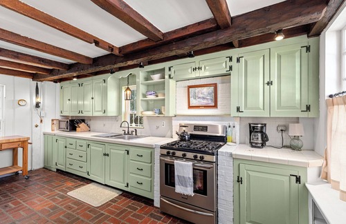 Yarmouth Port House | Three Sisters - Charming Estate with Main House & Guest Cottage on Route 6A