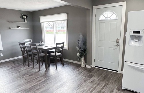 Elm Creek House | Three Sisters' Place
