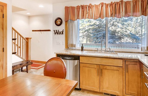 Park Meadows House | Three-story Park City townhome w/ mountain views & an added loft!