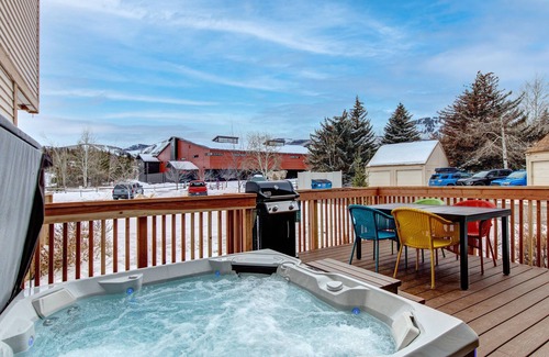 Park Meadows House | Three-story Park City townhome w/ mountain views & an added loft!