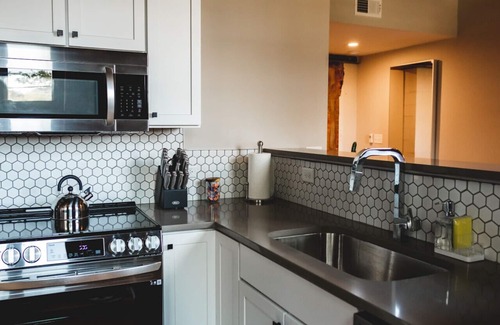 Jonesville Apartment | Three Trails 2 Bedroom Historic Downtown Elkin | Wine Country