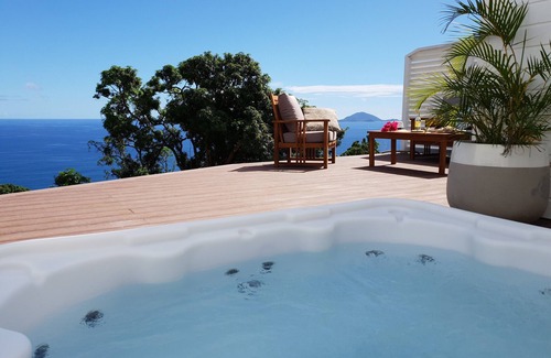 Capesterre-Belle-Eau House | Ti Karèt bungalow with Jacuzzi and panoramic view of Les Saintes