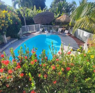 Bouillante House | TI SOLEY Bungalow de charme avec piscine
