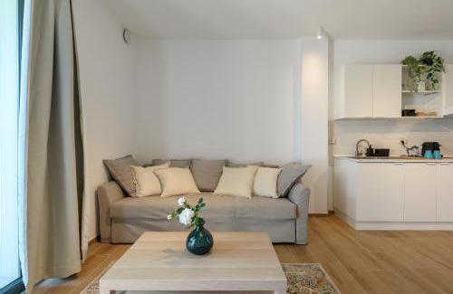 Isola Sacra Apartment | Tiber Terrace Retreat - Free Parking, Wi-Fi & Netflix